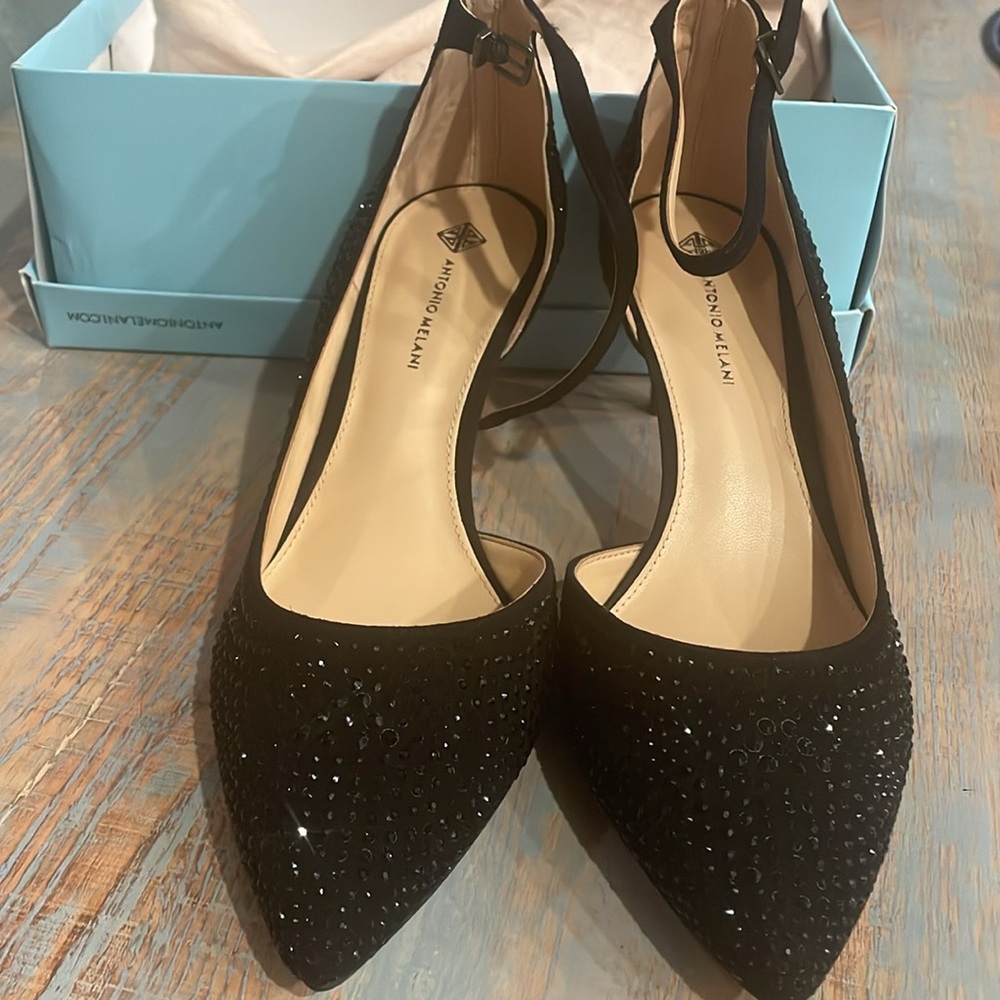 Elegant Black Women's Heels - Picture 4 of 6